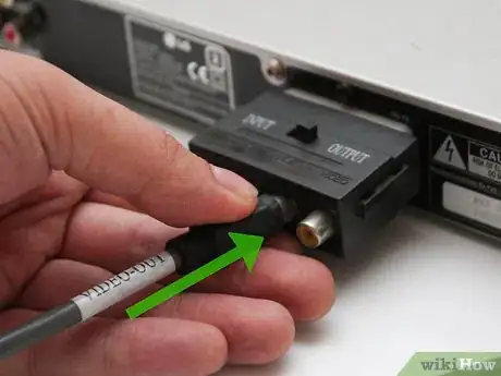 Image titled Properly Use "S" Video Cables Step 7